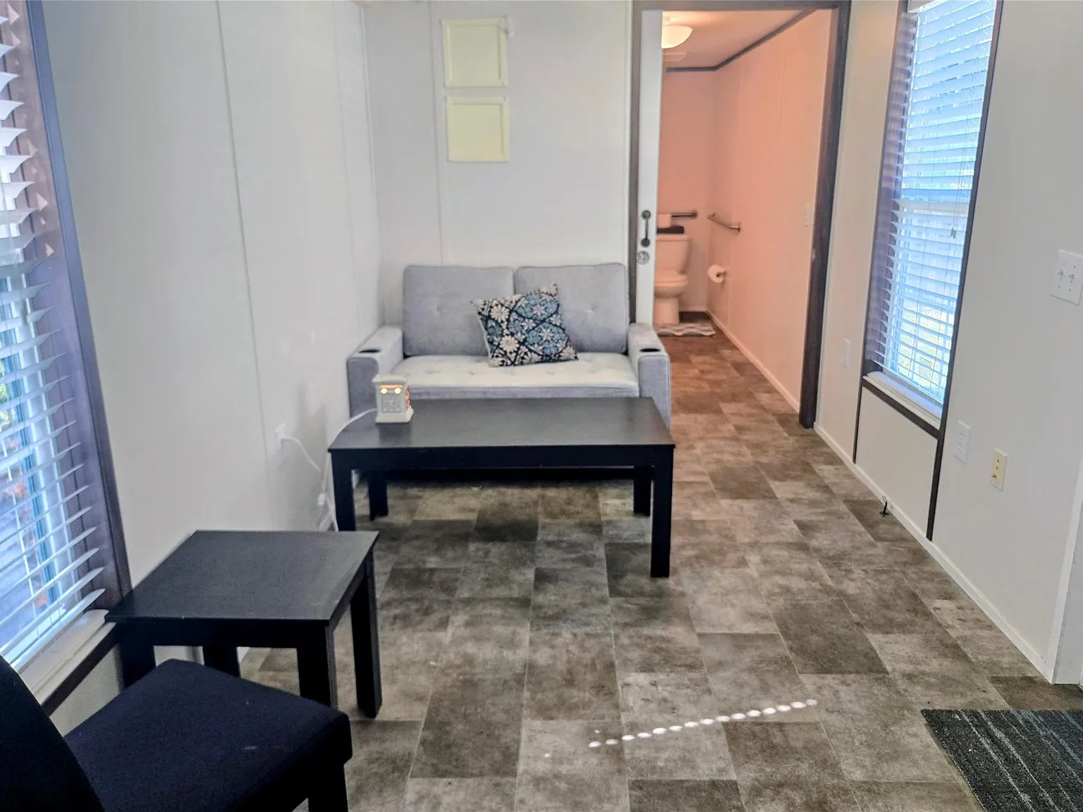 1 bed, 1.0 bath, 400 sqft, $910 — Photo 4