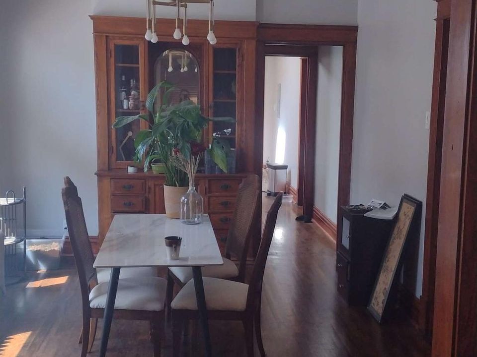 1st image of 1542 W Thome Ave #2