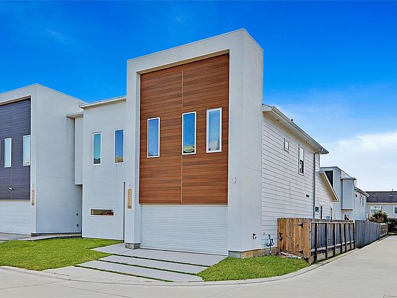2nd image of 5519 Paraiso Pl