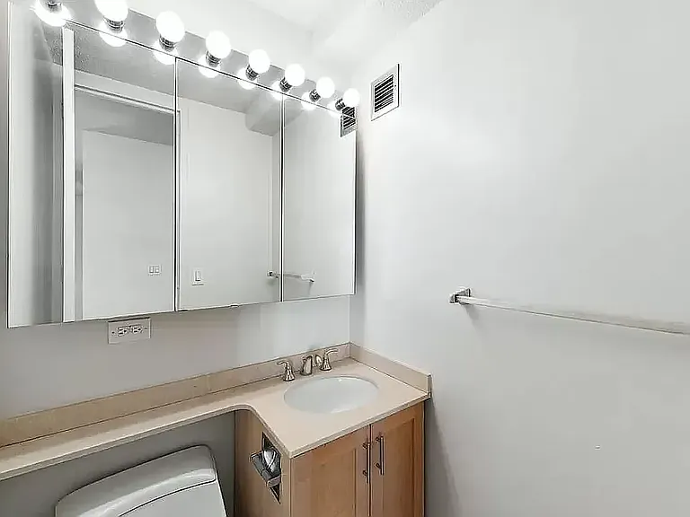 360 E 57th St #7A — Photo 8