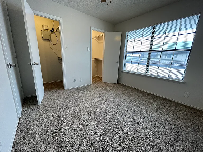 2812 Country Club Rd #2812 — Photo 10