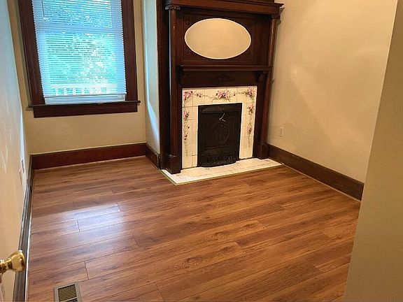 5th image of 838 49th St #A