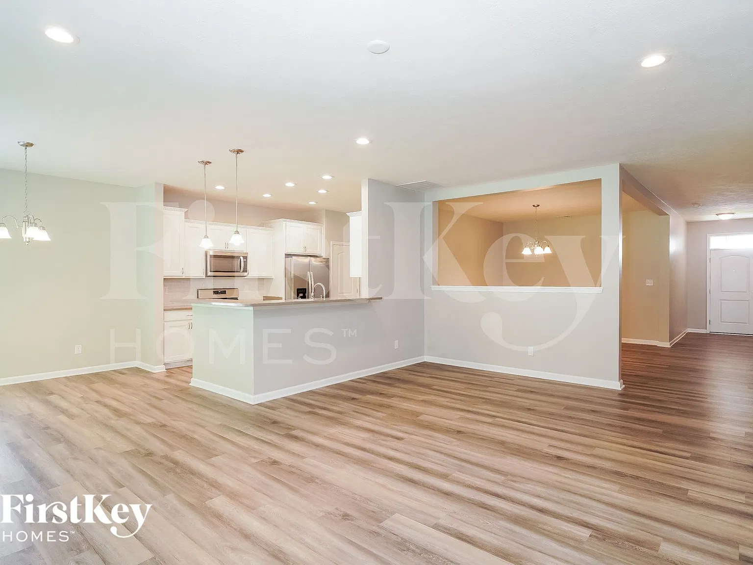 3 bed, 2.0 bath, 1824 sqft, $2,520 — Photo 2