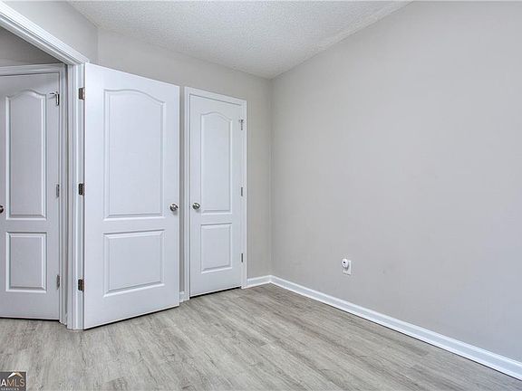 4th image of 737 Outlook Way