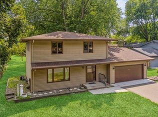 2427 Violet Ct, New Brighton, MN 55112