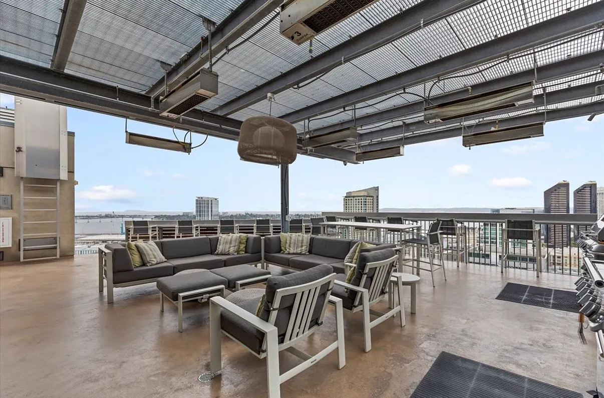 2 bed, 2.5 bath, 1460 sqft, $3,950 — Photo 3