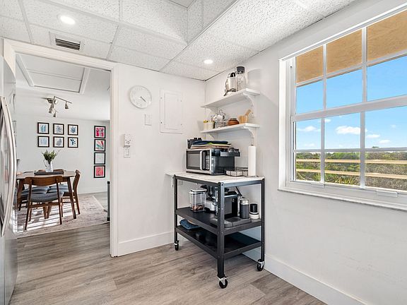 5th image of 3900 Oaks Clubhouse Dr APT 503
