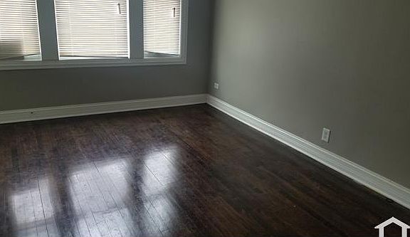 4th image of 2412 N Lockwood Ave #2