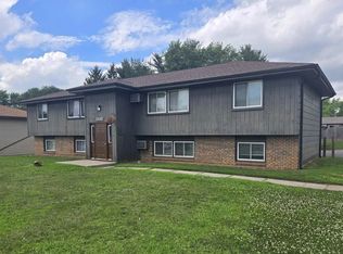 5182 Seaton Hall Dr APT 3, Machesney Park, IL 61115