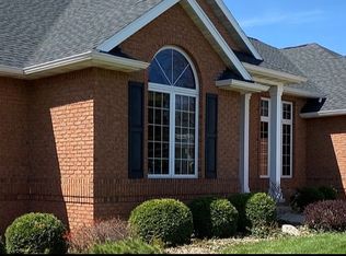 1615 Mackenzie Dr, Cedar Rapids, IA 52411