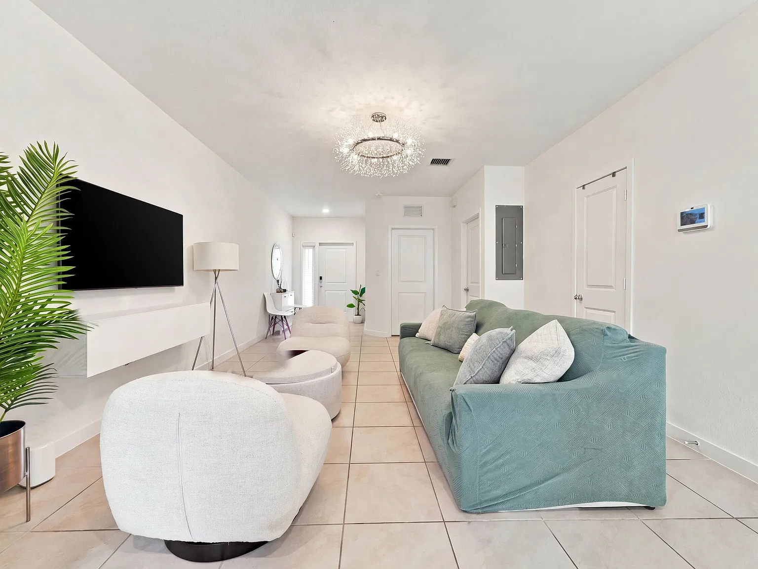 Sebastion Place — Photo 4