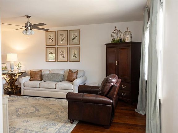 3rd image of 3812 Haring Rd