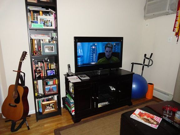 4th image of 3716 20th Ave #1