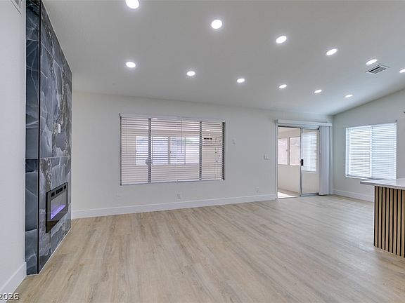 3rd image of 5574 Ballinger Dr