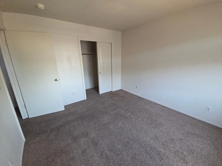 Brighton Avenue 724 — Photo 14