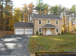 32 Sunrise Ln, Hampden, ME 04444