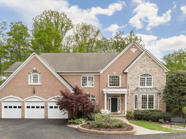 4935 Sunset Ln, Annandale, VA 22003
