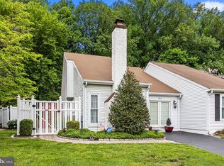 291 Woods Edge Pl, Langhorne, PA 19047