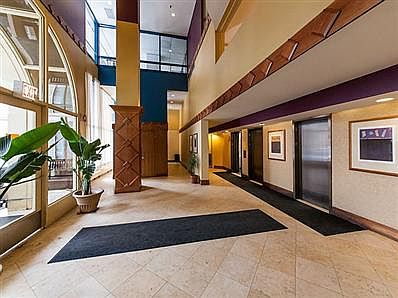 3rd image of 1250 N La Salle Dr APT 1313