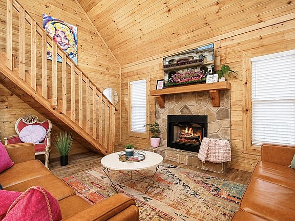 4th image of 1836 Trout Way