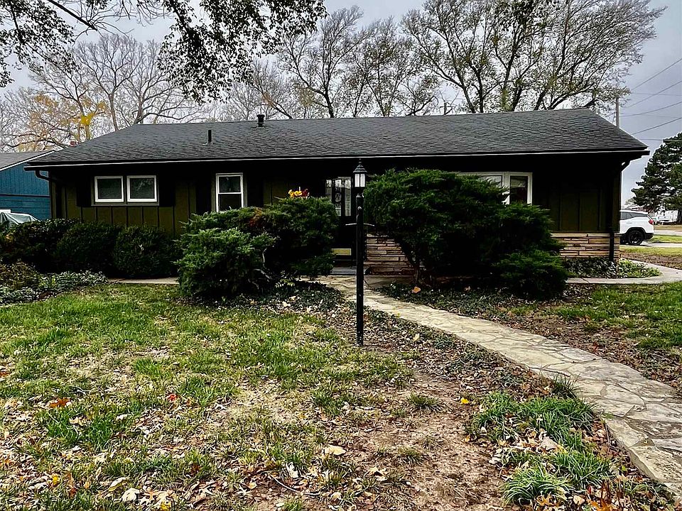 1st image of 469 Eunice St