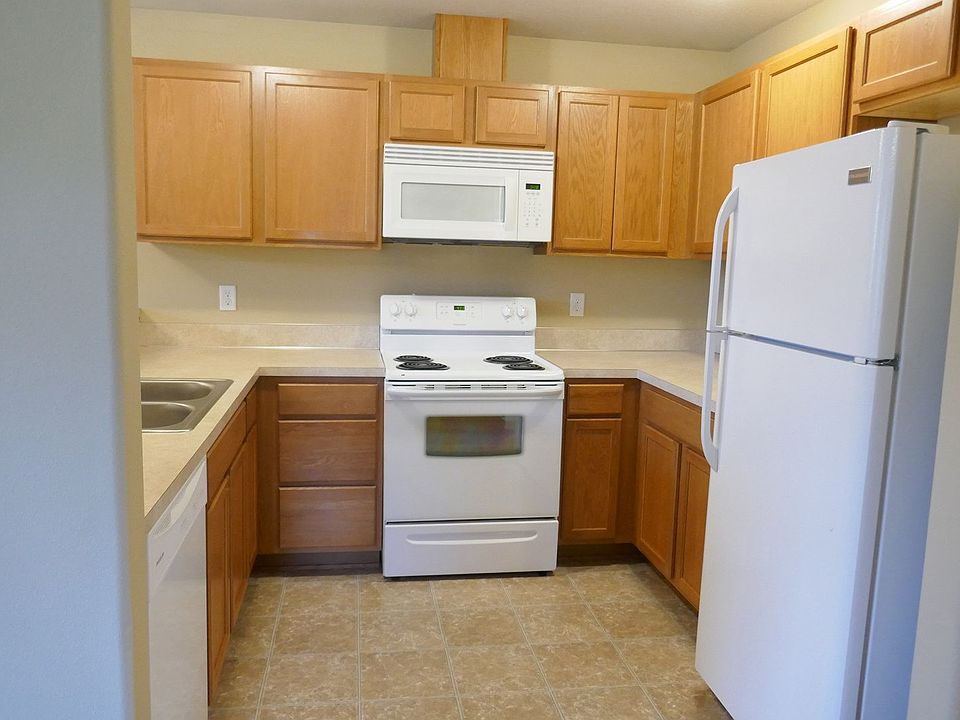 1st image of 2045 SE Azalea Ave #B