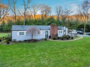 2010 Midlane S, Syosset, NY 11791