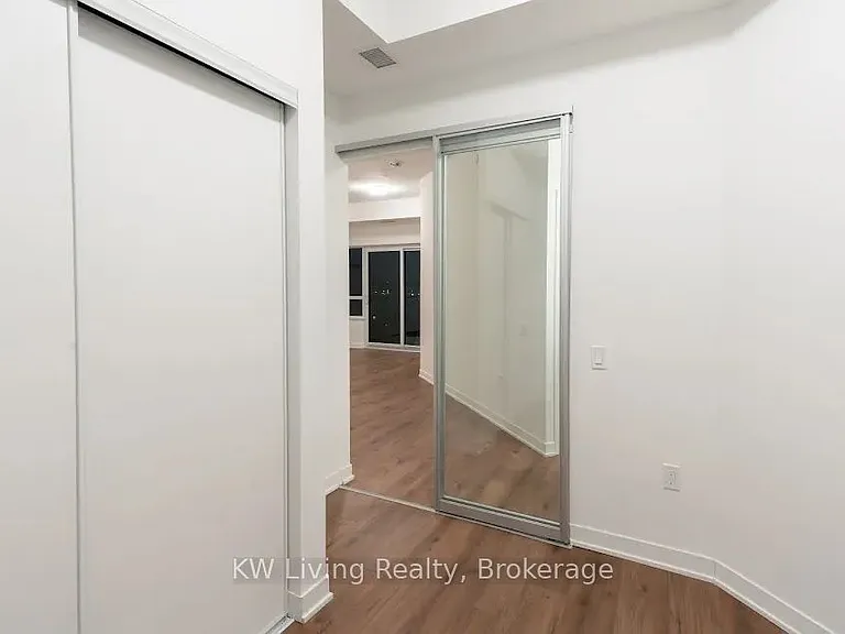 395 Dundas St N #701 — Photo 21