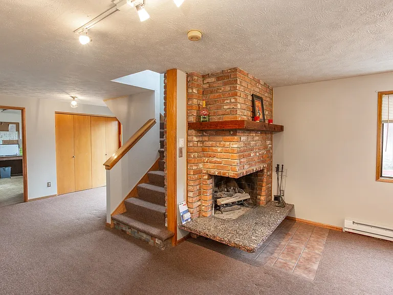 10623 E Montgomery Dr — Photo 14