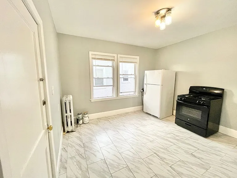 37 Hamilton St #2 — Photo 15