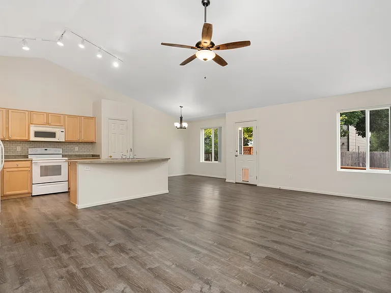 1803 Fossil Creek Pkwy — Photo 11
