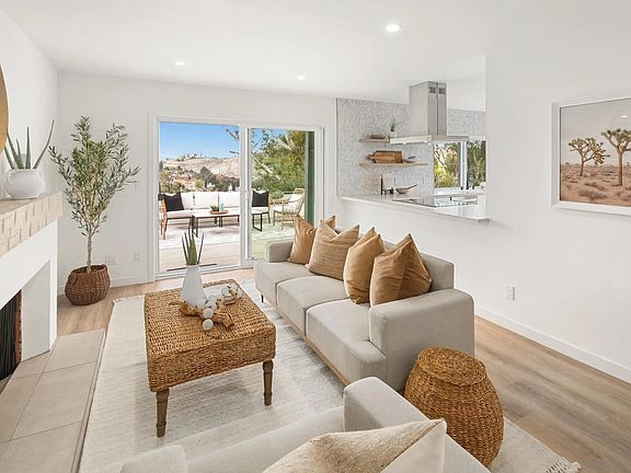 3rd image of 6648 Hemingway Dr