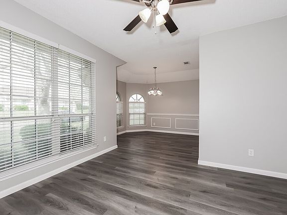 4th image of 1516 Warwick Dr