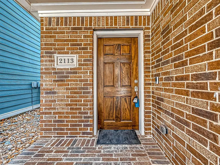 2113 Bidwell Dr — Photo 5