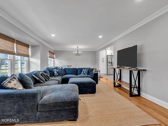 5th image of 92 Sargent Road