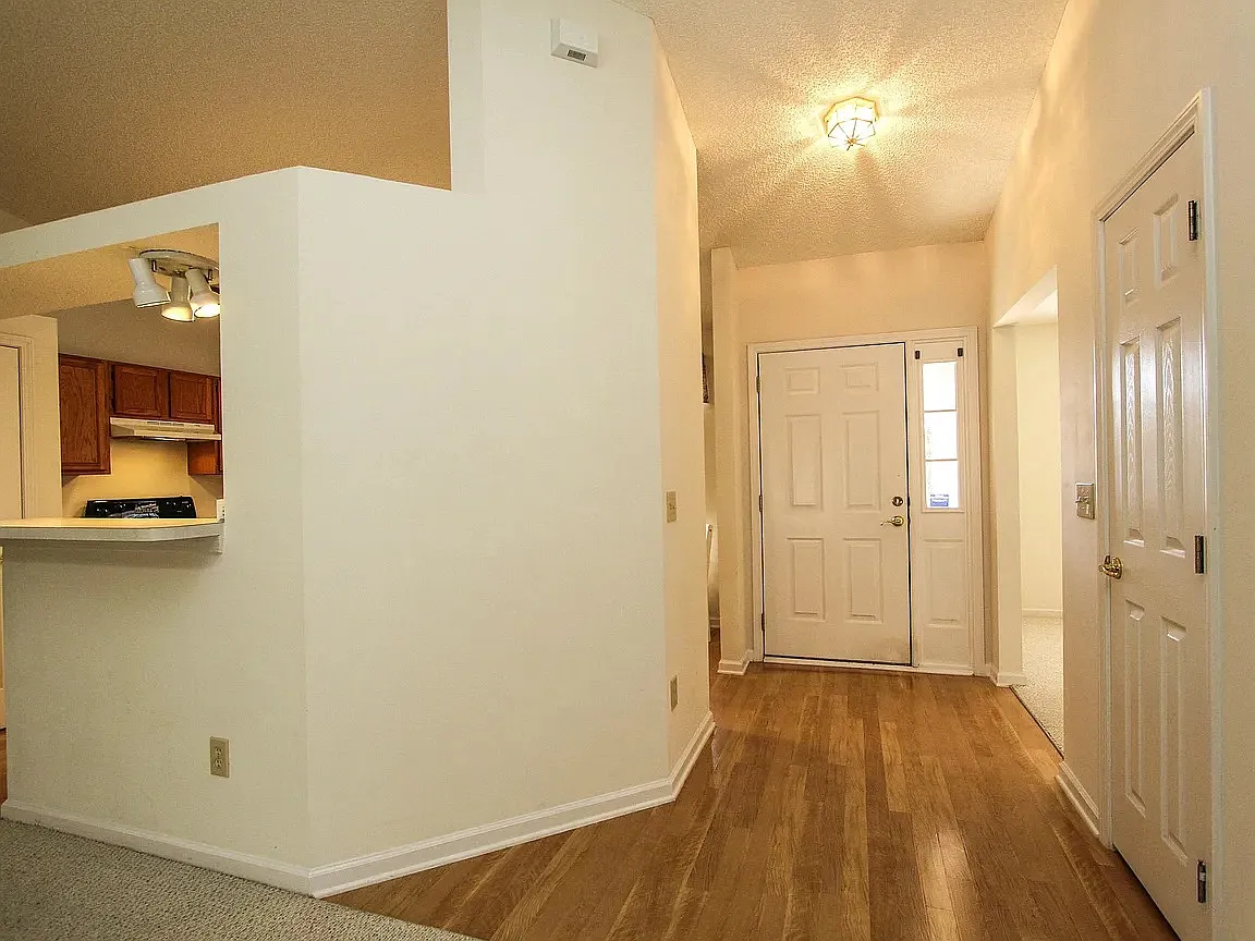 3 bed, 1425 sqft, $2,550 — Photo 4