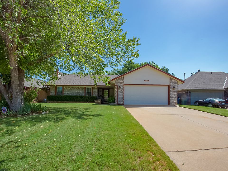 1st image of 1704 Whispering Creek Dr