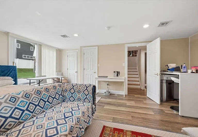 135 Commonwealth Ave — Photo 19