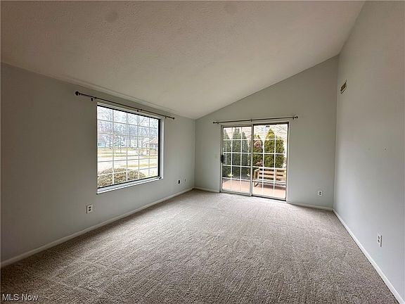 4th image of 34 Firebush Ln