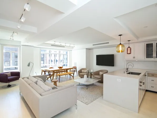 21 East 61st Street image 1 of 12