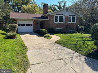 5922 John Adams Dr, Temple Hills, MD 20748