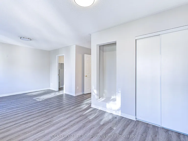 28 Rosebank Dr #907 — Photo 25