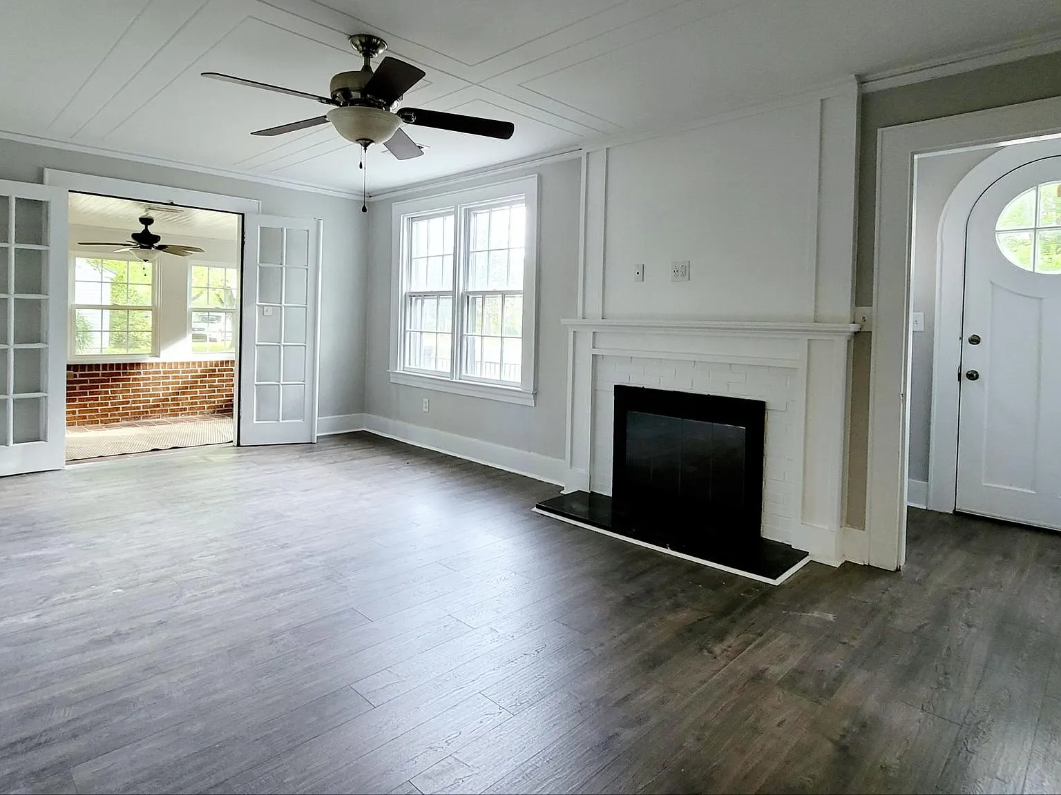 4 bed, 2487 sqft, $2,300 — Photo 2