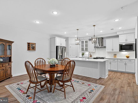 5th image of 13970 Englefield Dr Unit 404