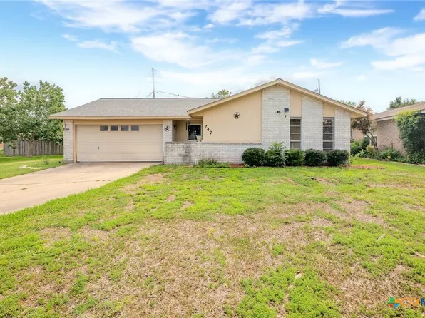247 Goldenrod Ave, Victoria, TX 77904