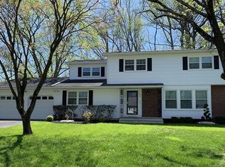 13 Sandburg Dr, Morganville, NJ 07751