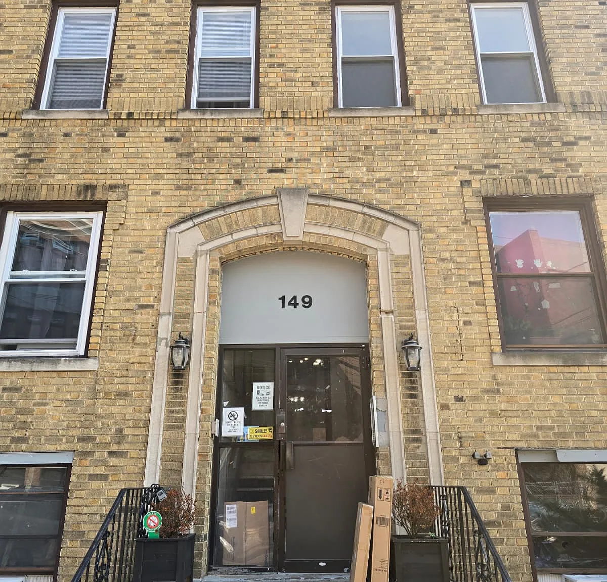 149 Zabriskie St — Photo 1