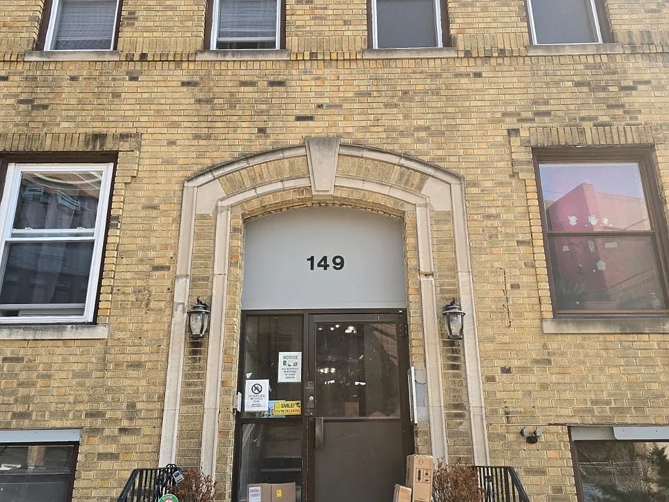 149 Zabriskie St #21