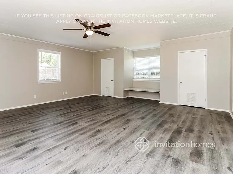 310 E Huitt Ln — Photo 4