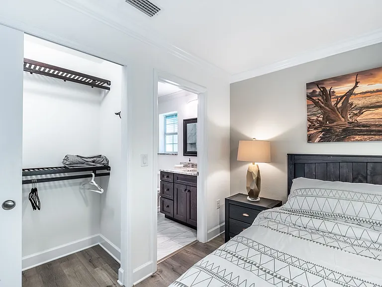 327 Harvey St — Photo 21